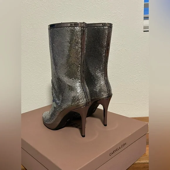 Carvela Armour Boot. Size 8. 4” heel. Excellent Condition. - Picture 3 of 7